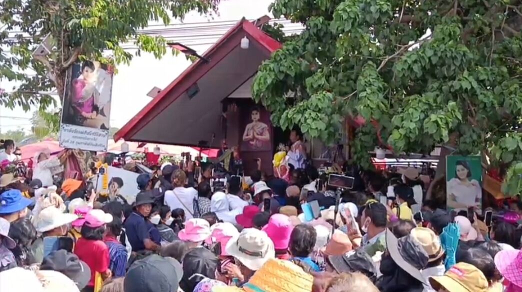 Why thousands of Thais are flocking to a Morlam singer’s shrine 30 years after her death