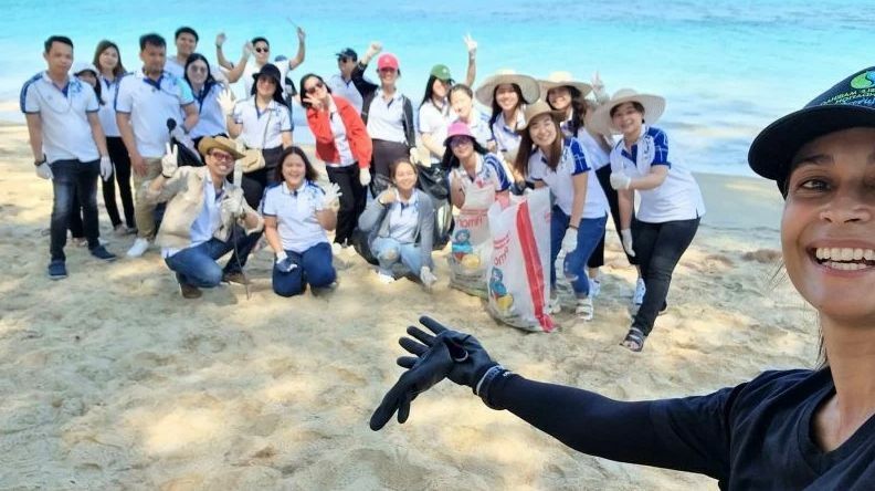 Phuket beach cleanup removes 100 kilograms of garbage