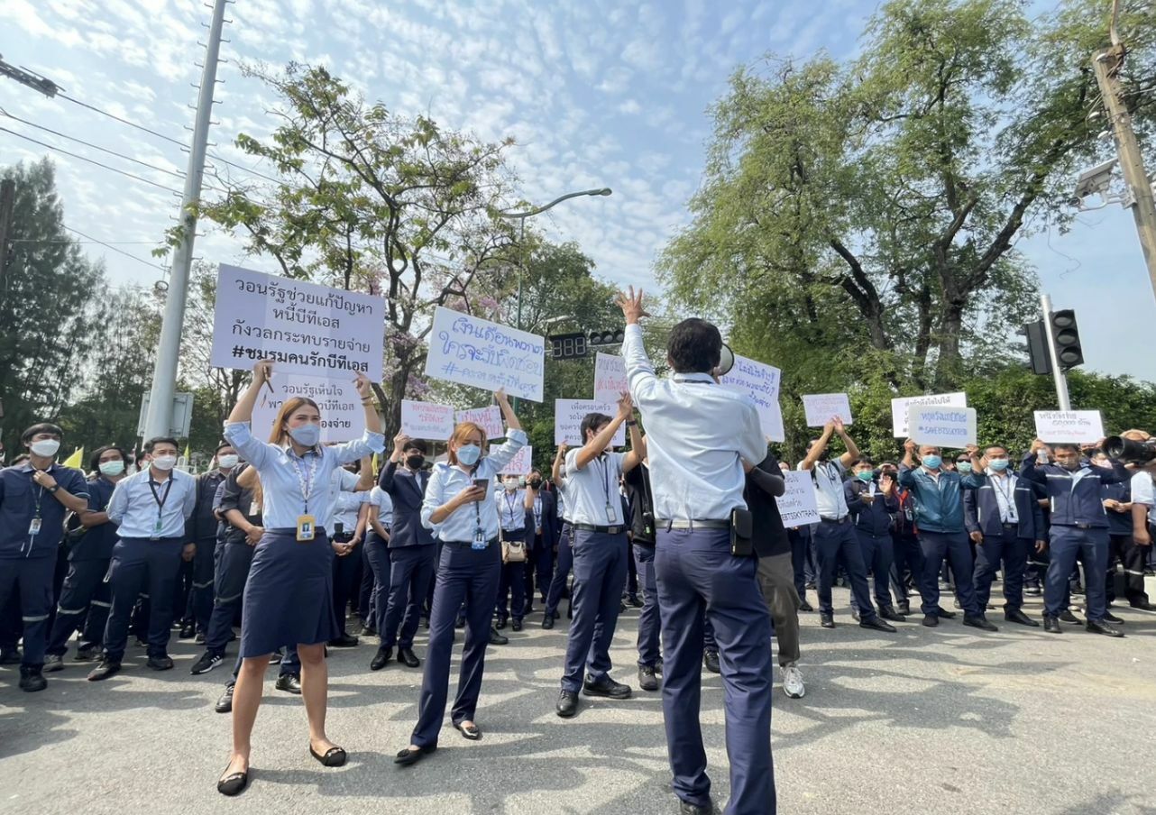 BTS Skytrain workers demand 50 billion baht debt is settled