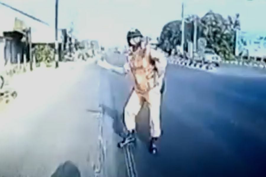 Traffic police caught on TikTok video punching motorcycle rider on road
