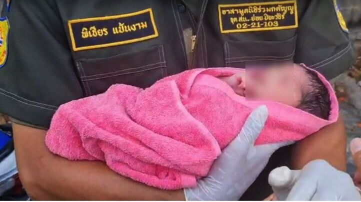 Newborn baby boy found abandoned in Bangkok