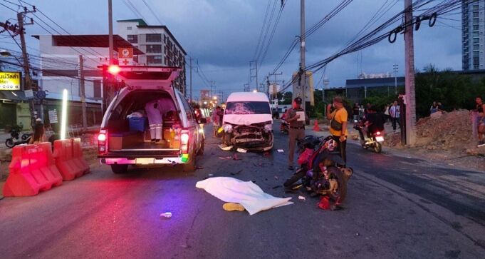 Thai motorbike rider killed in crash with minivan full of tourists in Pattaya