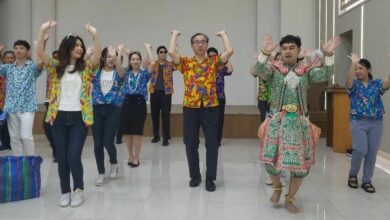 South Korean Embassy in Thailand ‘boogies’ to celebrate Songkran Festival (video)