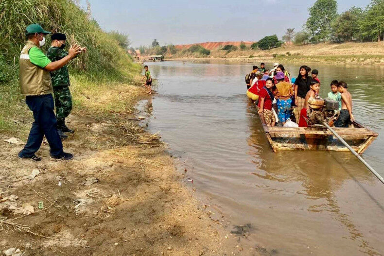 12,000 refugees from Myanmar depart Tak