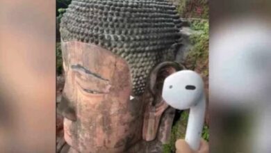 Chinese man treks 2,000 km to play prayer on speaker at Buddha statue