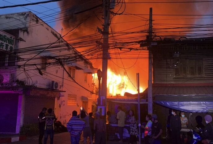 Bangkok blaze damages over 40 homes