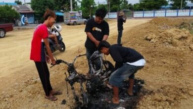 Frustrated Thai delivery rider sets fire to motorbike due to tyre problems