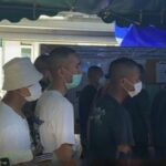 Bangkok voting area with large army presence sees crowding and long qeues | Thaiger