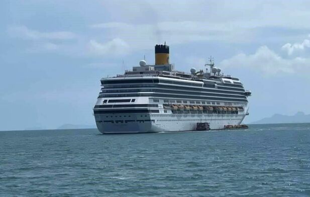 Cruise liner with 1,800 tourists makes its way to Koh Samui