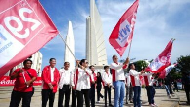 Pheu Thai Party candidates launch campaign caravan at Democracy Monument