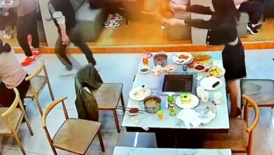 Wife throws boiling hotpot at husband in restaurant, causing distress to nearby diners