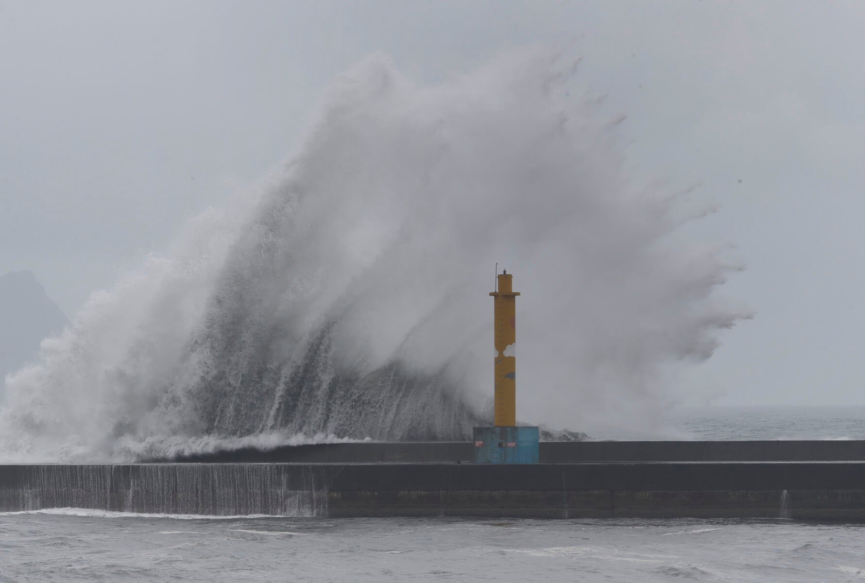 Typhoon Mawar lashes Taiwan's coast, heads towards southern Japan Thaiger