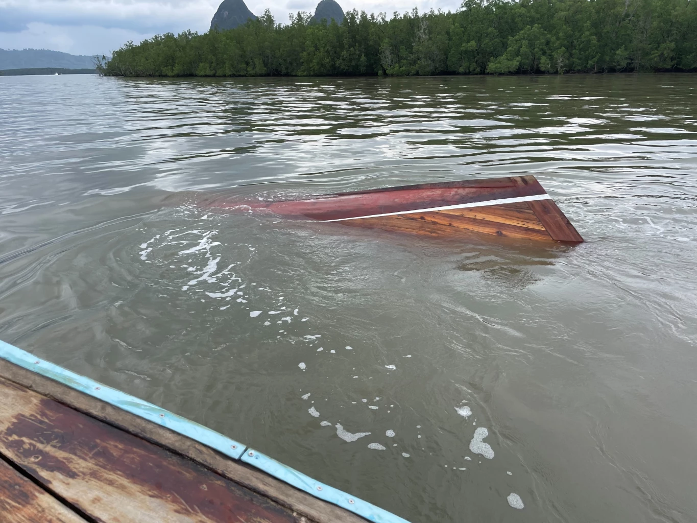 Longtail boat capsizes in Thailand, 5 foreign tourists rescued from sea