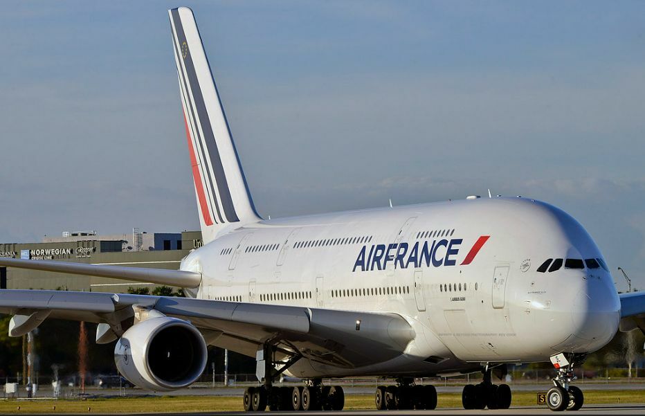 France bans short-haul flights with train alternatives to cut emissions