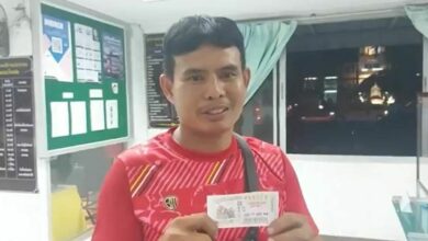Chopstick maker wins 6 million baht lottery jackpot in Thailand