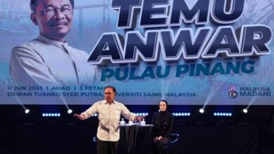 Anwar Ibrahim urges leaders to read more, foster critical thinking in students