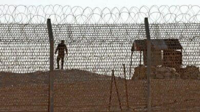 Egyptian policeman kills three Israeli soldiers near border