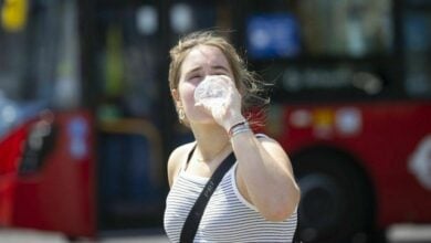 Amber heat-health alert as UK braces for weekend temperatures up to 30C