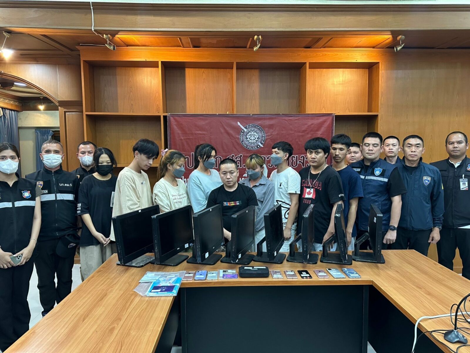 Chinese national and 12 accomplices arrested for online scam in Chiang Rai