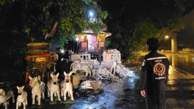 Rain leads to pickup truck crash at Khong Po Shrine, causing statue damage