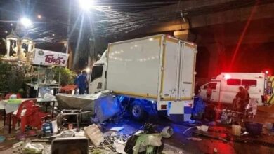Truck crashes into roadside shop in Chon Buri, 3 injured, 1 dead