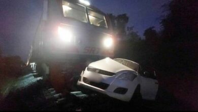 Lopburi driver escapes train collision in last-second leap after car stalls on tracks