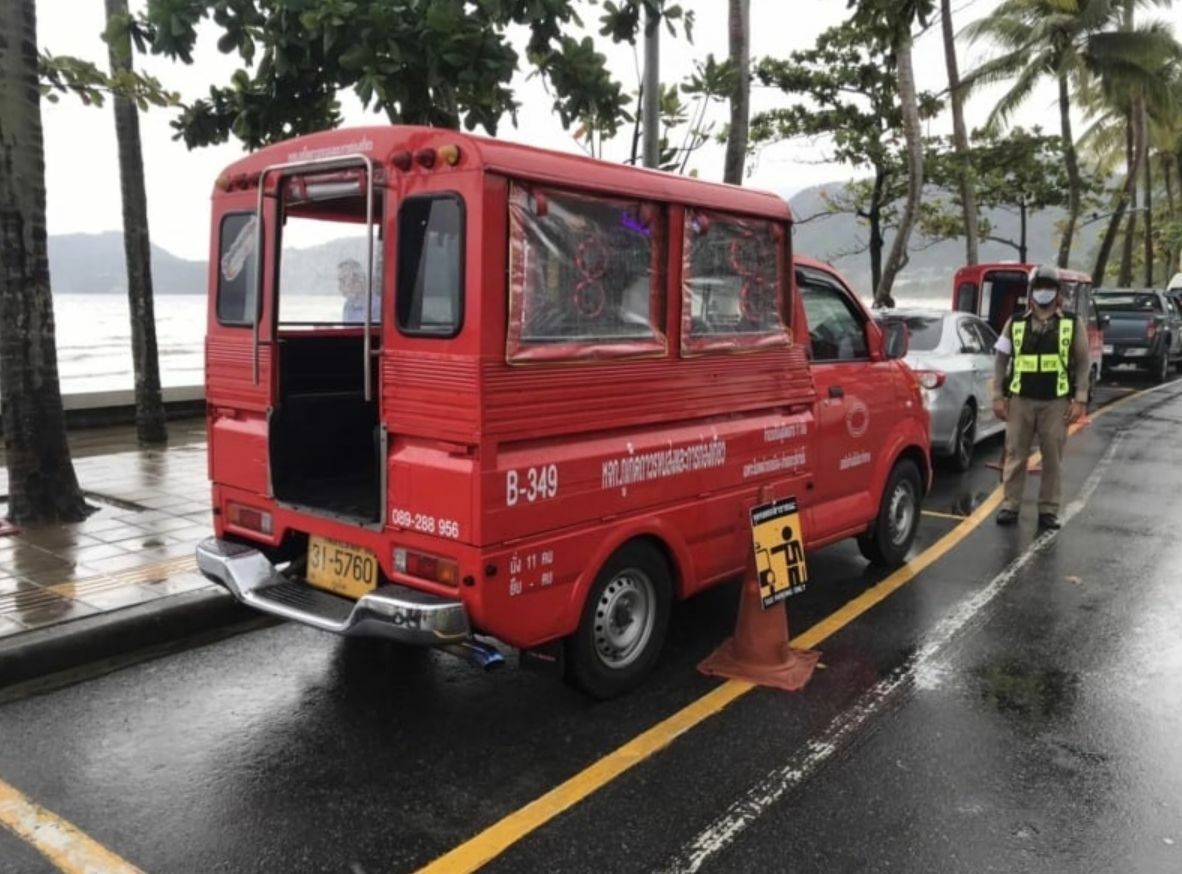 Patong police clamp down on tuk tuk misuse of public parking spaces