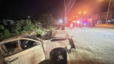 Tragic pickup collision claims life and injures eight in central Thailand