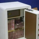 Home thief: Shanghai woman loses 5 million baht trying to catch criminal alone | Thaiger