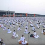 Thai students meditate on their rights, challenge world record bid | Thaiger