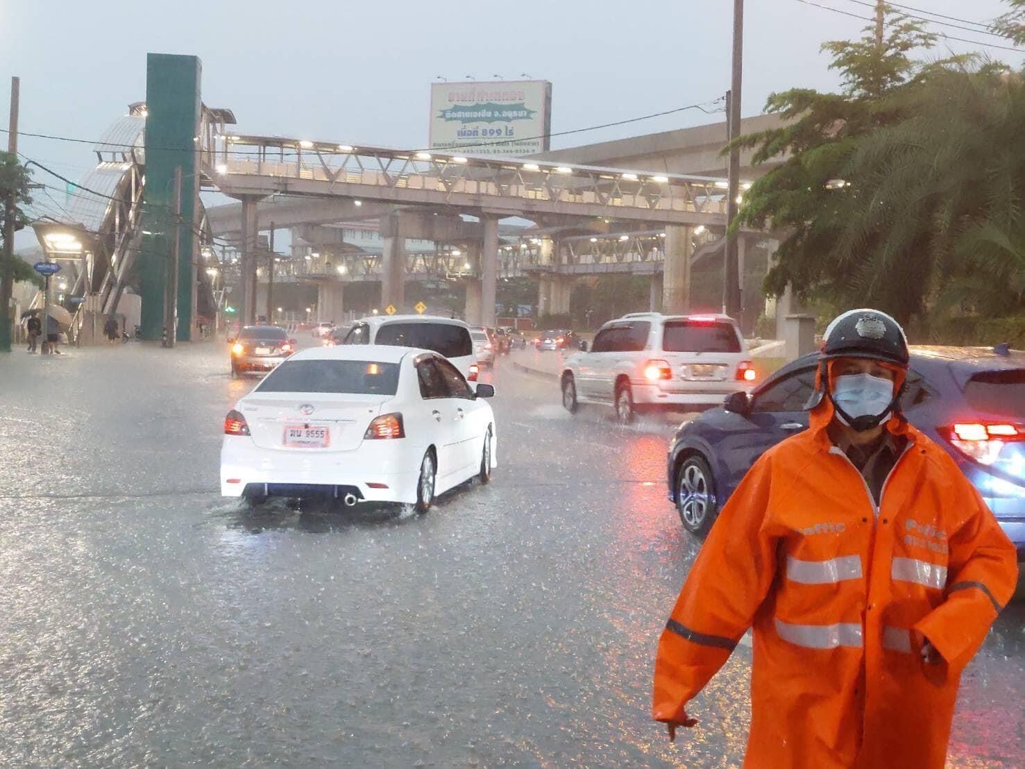 Heavy rain warning in 32 Thailand provinces, severe flooding expected | News by Thaiger