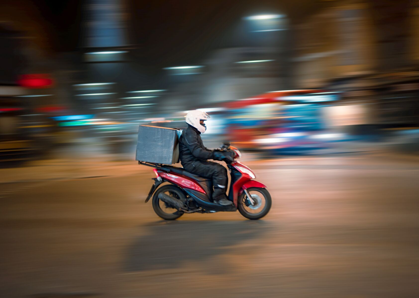 Thailand tackles delivery rider accidents with defensive driving training