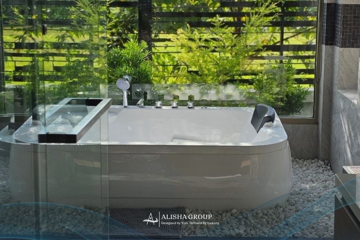 A bathtub inside Alisha Pool Villas, Phuket