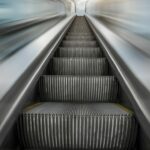 China: Young maintenance worker loses life fixing faulty escalator | Thaiger