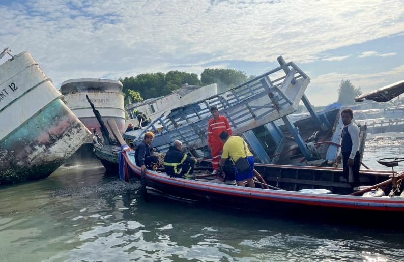 Mystery blaze engulfs fishing boats on Phuket’s eastern coast