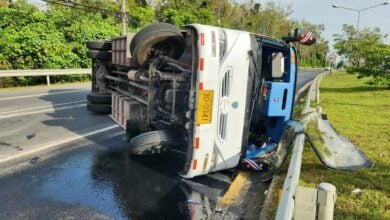 Tourist bus crash in Phuket injures 17 Chinese tourists