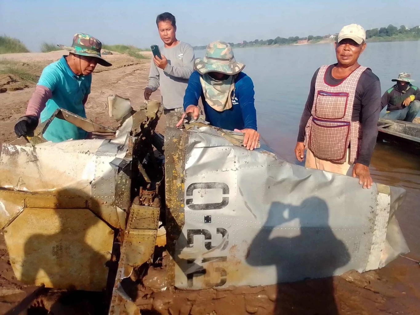 Local fishermen hooked over Vietnam warplane wreckage found in Mekong