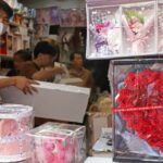 Most Thais plan online Valentine&#8217;s Day shopping, reveals Visa survey | Thaiger