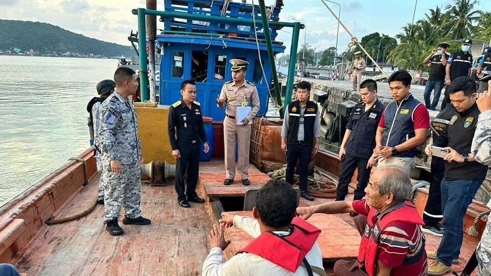 Royal Thai Navy busts illegal oil smuggling ring in South Thailand