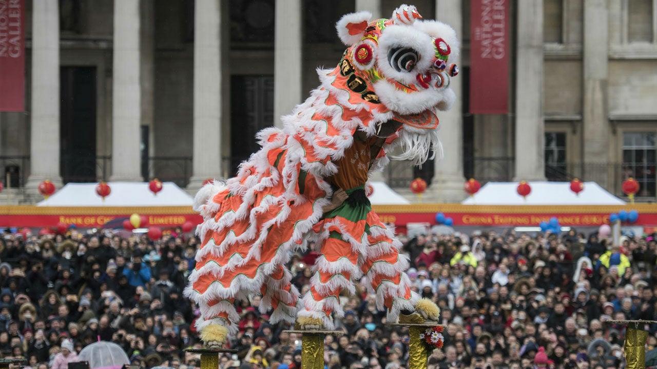 Kapu a londoni kínai negyedbe a kínai holdújév idején – Ünnepelje a holdújévet szerte a világon az EVA Air segítségével