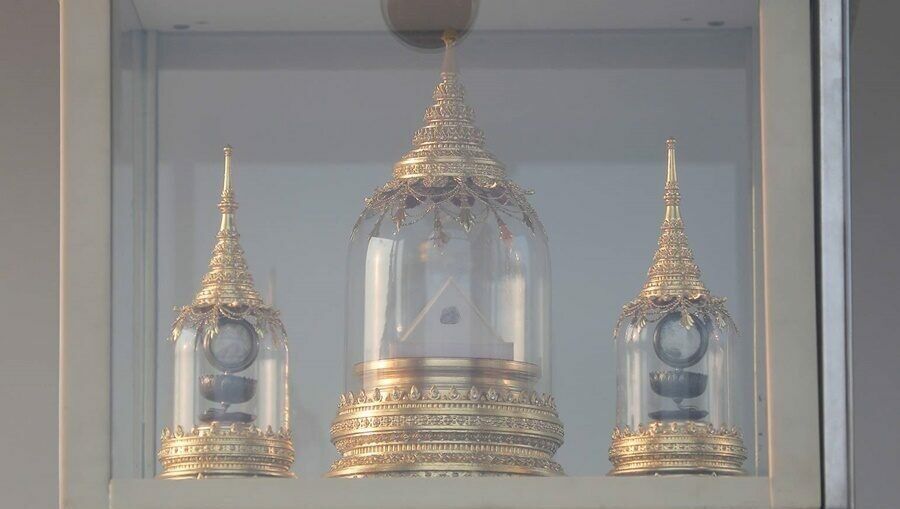 Nearly a million pay respects to Buddha relics in northern Thailand