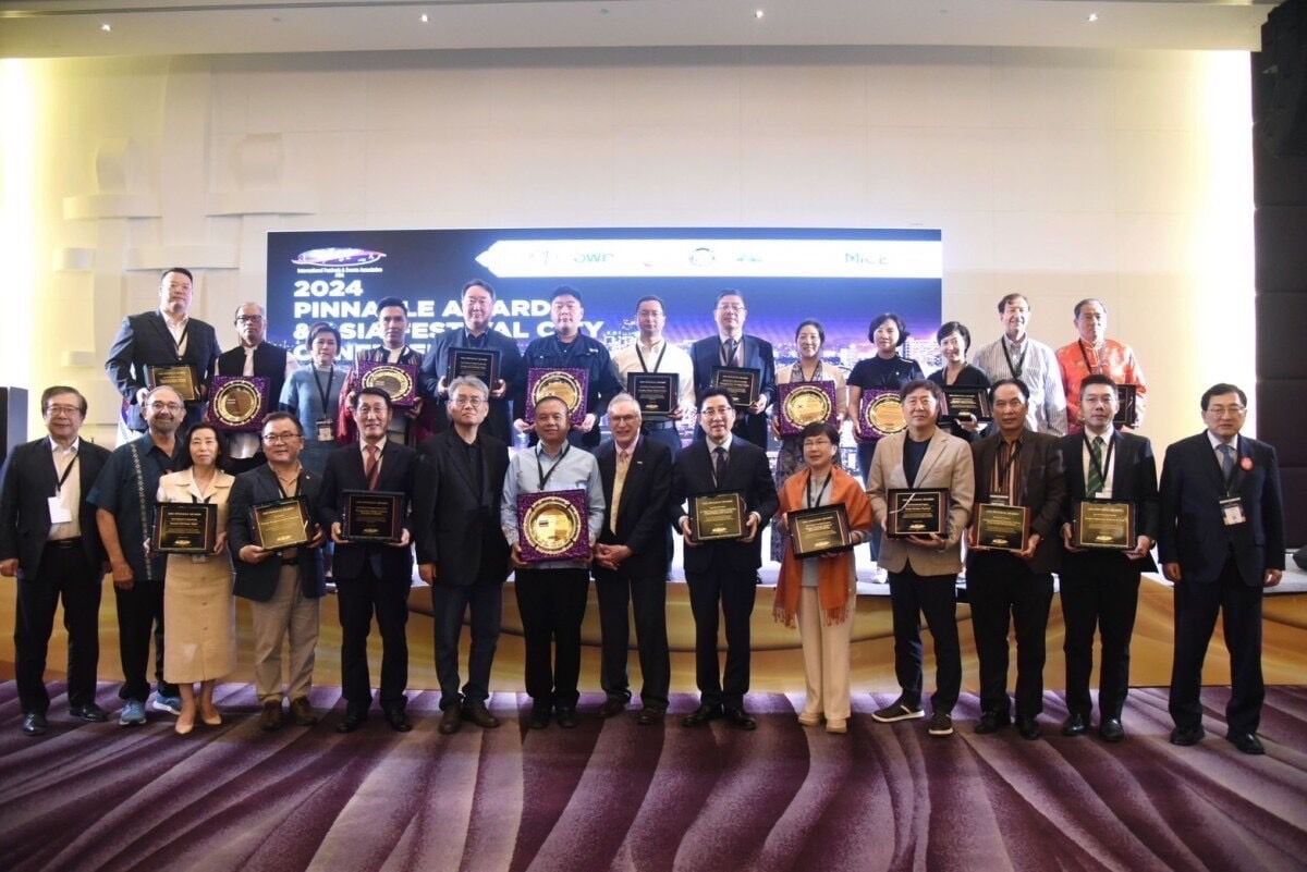 Bangkok's 'Digital Krathong' received the Asia Pinnacle Awards in the Best Eco-Friendly Festival category | News by Thaiger