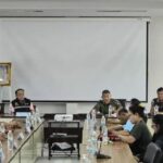 Monkey mayhem: Lopburi locals go bananas over macaque move | Thaiger