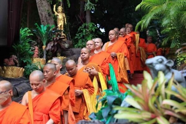 Thai government issuing smart ID cards to Buddhist monks