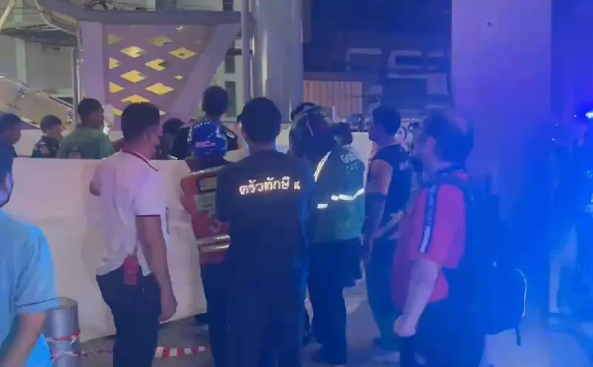 Man falls to death from Bangkok's Yellow Line Skytrain station Thaiger