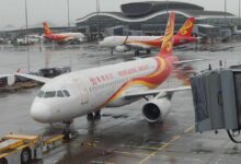 Purr-fectly unexpected: Cat-astrophe as nail tech invades cat café | News by Thaiger