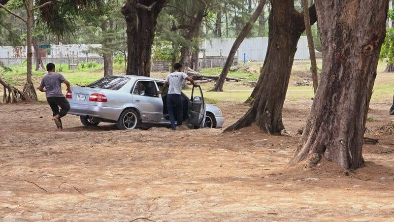 German Tourist Fined 1,000 Baht For Parking Suv On Phuket Beach 