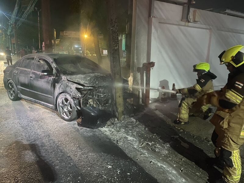 Phuket man escapes major harm as car collides with electricity pole | News by Thaiger