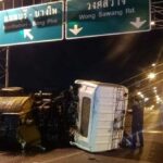 Asphalt truck flip on Rama VII Bridge snarls Bangkok traffic | Thaiger