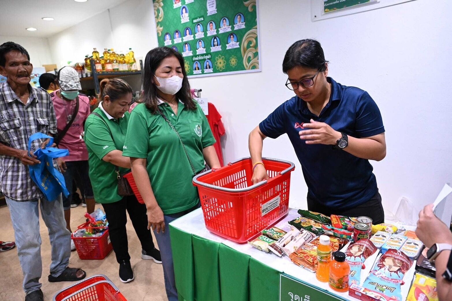 'Think of making merit, think of BKK Food Bank Center': People who give are full of merit | News by Thaiger
